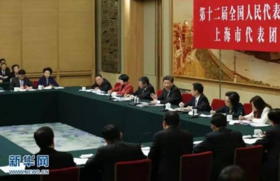 图为:2016年3月5日,中共中央总书记、国家主席、中央军委主席习近平参加十二届全国人大四次会议上海代表团的审议。